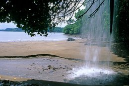 Archipel-des-Comores;-Baie;-Cascade;-Chute-deau;-Forêt;-France;-Kaleidos;-Kaleidos-images;-La-parole-à-limage;-Laurent-Abad;-Mayotte;-Océan-Indien;-Paysage;-Plage;-Stories-Pictures
